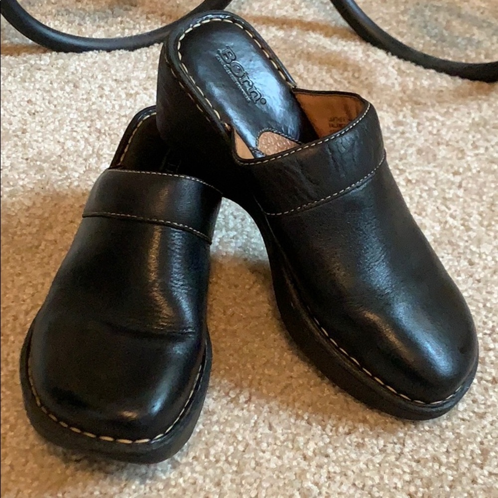 EUC Black Leather BORN Clogs
